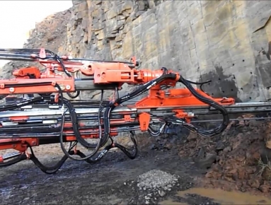 Projetos, equipamentos e soluções destinados aos setores da mineração, construção e rodoviário.